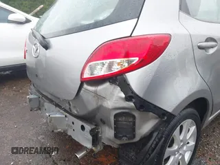 2011 Mazda 2 Sport with VIN JM1DE1HY1B0127409, listed as a IAAI auction lot 42015727 with 154,385 mi miles. Bid and sale history available at carsss.com. Image 15.