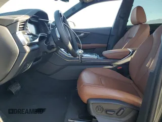 2023 Audi Q8 Premium Plus z VIN WA1EVBF12PD045117, wystawiony jako Copart lot #82049644 z przebiegiem Nie podano mil oraz Szkoda całkowita • Salvage title. Historia ofert i sprzedaży dostępna na DreamBid. Obrazek 7.