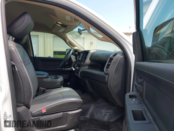 2020 Ram 2500 Tradesman with VIN 3C6UR5CL9LG258440, listed as a IAAI auction lot 42073257 with 33,489 mi miles and . Bid and sale history available at DreamBid. Image 5.