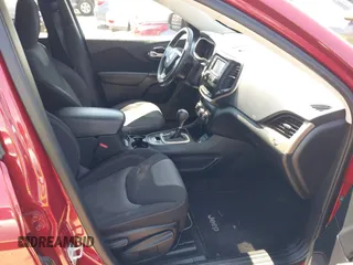 2016 Jeep Cherokee Sport with VIN 1C4PJLAB5GW281944, listed as a IAAI auction lot 42627685 with 117,954 mi miles and . Bid and sale history available at DreamBid. Image 5.
