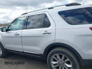 2013 Ford Explorer XLT with VIN 1FM5K8D87DGA79075, listed as a IAAI auction lot 42027067 with 152,068 mi miles and . Bid and sale history available at carsss.com. Image 14.