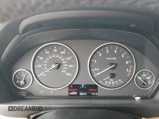 2018 BMW 3 Series 320i with VIN WBA8E1G5XJNU90685, listed as a Copart auction lot 62643604 with 84,614 mi miles and Salvage Title. Bid and sale history available at DreamBid. Image 9.