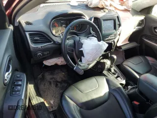 2019 Jeep Cherokee Latitude Plus with VIN 1C4PJLLN3KD147512, listed as a Copart auction lot 85783124 with 109,606 mi miles and Salvage title. Bid and sale history available at DreamBid. Image 8.