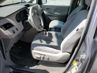 2011 Toyota Sienna LE AAS с VIN 5TDKK3DC9BS149113, выставлен на аукционе Copart как лот 56712085 с пробегом 212 294 миль миль и Списание • Salvage title. История ставок и продаж доступна на DreamBid. Изображение 7.