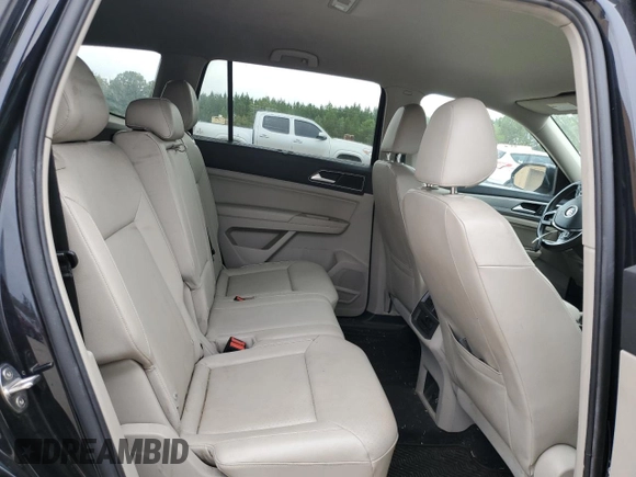 2018 Volkswagen Atlas SE with VIN 1V2CR2CA5JC582694, listed as a Copart auction lot 71221254 with 111,842 mi miles and Clean title. Bid and sale history available at DreamBid. Image 10.
