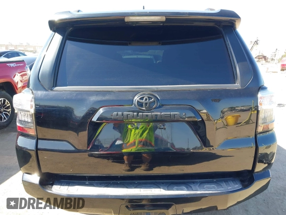 2020 Toyota 4Runner SR5 with VIN JTEBU5JRXL5749494, listed as a IAAI auction lot 42282783 with 88,724 mi miles and . Bid and sale history available at DreamBid. Image 17.