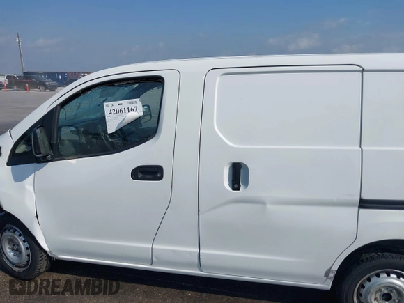 2015 Chevrolet City Express Cargo LS with VIN 3N63M0YN0FK724352, listed as a IAAI auction lot 42061167 with 159,734 mi miles and . Bid and sale history available at DreamBid. Image 14.