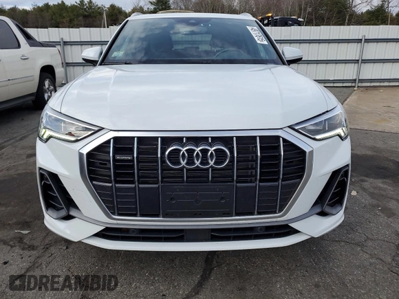 2024 Audi Q3 S line Premium z VIN WA1DECF36R1027887, wystawiony jako Copart lot #49717615 z przebiegiem 17 736 mil mil oraz Szkoda całkowita • Salvage title. Historia ofert i sprzedaży dostępna na DreamBid. Obrazek 5.