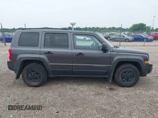 2017 Jeep Patriot Sport SE with VIN 1C4NJPBA0HD118393, listed as a IAAI auction lot 42481719 with 159,602 mi miles and . Bid and sale history available at DreamBid. Image 14.
