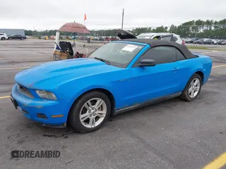 2010 Ford Mustang V6 с VIN 1ZVBP8EN8A5179686, выставлен на аукционе IAAI как лот 42369977 с пробегом 112 065 миль миль и . История ставок и продаж доступна на DreamBid. Изображение 2.