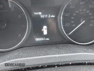 2020 Mitsubishi Outlander SE z VIN JA4AD3A37LZ044719, wystawiony jako IAAI lot #39303659 z przebiegiem 86 662 mil mil oraz . Historia ofert i sprzedaży dostępna na DreamBid. Obrazek 14.