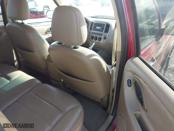2005 Ford Escape Limited with VIN 1FMYU04185KA45589, listed as a IAAI auction lot 41575051 with 103,284 mi miles. Bid and sale history available at carsss.com. Image 8.