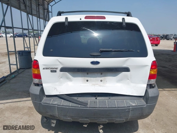 2005 Ford Escape XLT with VIN 1FMYU93155KA43398, listed as a IAAI auction lot 41930802 with 115,755 mi miles. Bid and sale history available at carsss.com. Image 16.