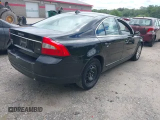 2008 Volvo S80 3.2L with VIN YV1AS982881065283, listed as a IAAI auction lot 42556767 with 152,728 mi miles and . Bid and sale history available at DreamBid. Image 4.