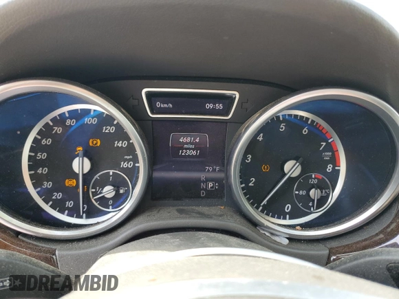 2013 Mercedes-Benz M 350 z VIN 4JGDA5JB5DA134624, wystawiony jako Copart lot #55031775 z przebiegiem 123 061 mil mil oraz Szkoda całkowita • Salvage title. Historia ofert i sprzedaży dostępna na DreamBid. Obrazek 9.
