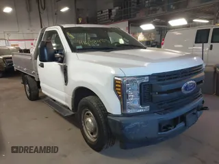 2018 Ford Super Duty F-250 SRW XL with VIN 1FDBF2A60JEC26884, listed as a IAAI auction lot 41638455 with 113,360 mi miles. Bid and sale history available at carsss.com. Image 1.