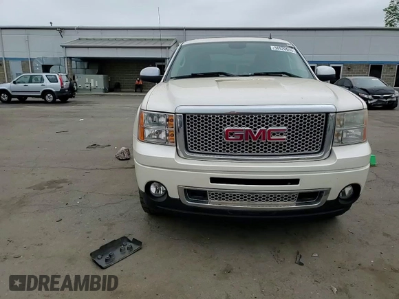 2011 GMC Sierra 1500 Denali с VIN 3GTP2XE28BG104939, выставлен на аукционе Copart как лот 56920655 с пробегом 181 331 миль миль и Списание • Salvage title. История ставок и продаж доступна на DreamBid. Изображение 13.