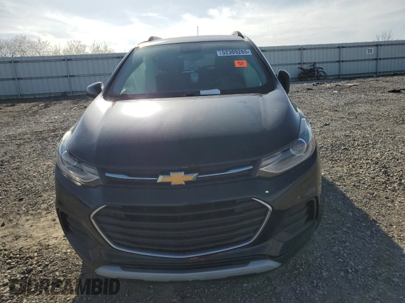 2020 Chevrolet Trax LT z VIN KL7CJLSBXLB026072, wystawiony jako Copart lot #52309265 z przebiegiem Nie podano mil oraz Szkoda całkowita • Salvage title. Historia ofert i sprzedaży dostępna na DreamBid. Obrazek 5.