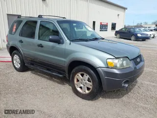 2006 Ford Escape XLT with VIN 1FMYU93166KB46038, listed as a IAAI auction lot 41877801 with 278,459 mi miles. Bid and sale history available at carsss.com. Image 1.