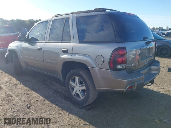 2006 Chevrolet TrailBlazer LS with VIN 1GNDT13S462249241, listed as a IAAI auction lot 41869456 with 228,053 mi miles. Bid and sale history available at carsss.com. Image 3.