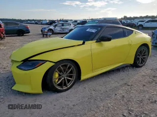 2023 Nissan Z Proto Spec z VIN JN1BZ4BHXPM310509, wystawiony jako Copart lot #60732115 z przebiegiem 5 679 mil mil oraz Szkoda całkowita • Salvage title. Historia ofert i sprzedaży dostępna na DreamBid. Obrazek 1.