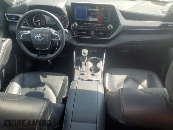 2022 Toyota Highlander Platinum with VIN 5TDFZRBH7NS182601, listed as a Copart auction lot 61832475 with 61,958 mi miles and Salvage title. Bid and sale history available at DreamBid. Image 8.