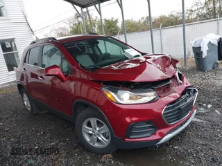 2019 Chevrolet Trax LT with VIN 3GNCJPSB2KL175848, listed as a IAAI auction lot 40926734 with 68,400 mi miles. Bid and sale history available at carsss.com. Image 13.