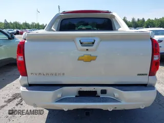 2013 Chevrolet Avalanche LTZ with VIN 3GNTKGE71DG122204, listed as a IAAI auction lot 42513923 with 152,733 mi miles and . Bid and sale history available at DreamBid. Image 16.