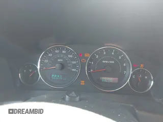 2006 Jeep Commander z VIN 1J8HG48K76C337700, wystawiony jako IAAI lot #42869420 z przebiegiem 193 609 mil mil oraz . Historia ofert i sprzedaży dostępna na DreamBid. Obrazek 7.