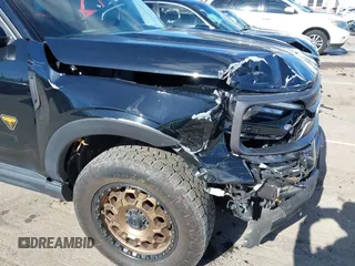 2023 Ford Bronco Sport Badlands z VIN 3FMCR9D95PRD26169, wystawiony jako IAAI lot #41723643 z przebiegiem 21 181 mil mil oraz . Historia ofert i sprzedaży dostępna na DreamBid. Obrazek 17.
