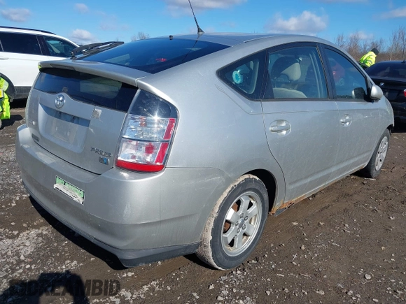 2004 Toyota Prius with VIN JTDKB22U140071891, listed as a IAAI auction lot 42055938 with 177,365 mi miles. Bid and sale history available at carsss.com. Image 4.