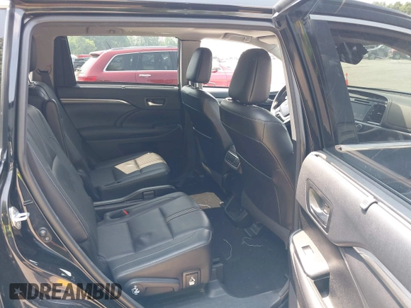 2018 Toyota Highlander SE with VIN 5TDJZRFH6JS496061, listed as a IAAI auction lot 42438105 with 76,637 mi miles and . Bid and sale history available at DreamBid. Image 8.