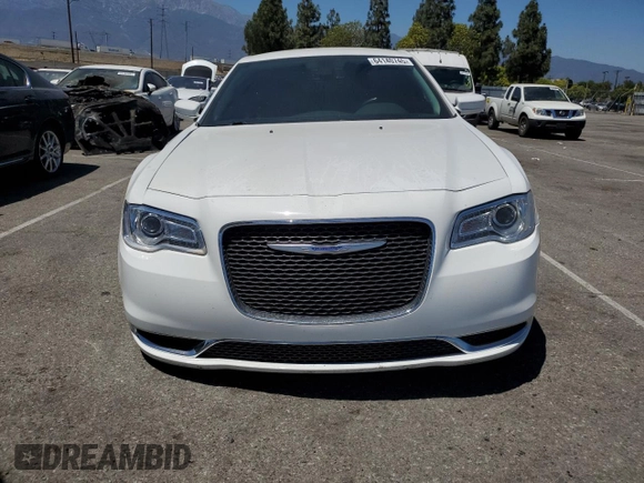 2019 Chrysler 300 Touring z VIN 2C3CCAAG6KH590956, wystawiony jako Copart lot #64140745 z przebiegiem 85 145 mil mil oraz Szkoda całkowita • Salvage title. Historia ofert i sprzedaży dostępna na DreamBid. Obrazek 5.