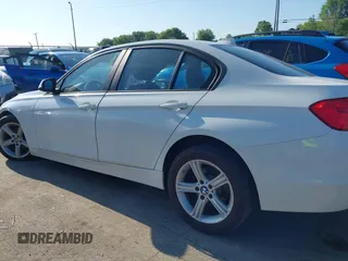 2014 BMW 3 Series 328i xDrive z VIN WBA3B5G56ENS10972, wystawiony jako IAAI lot #42704972 z przebiegiem 138 309 mil mil oraz . Historia ofert i sprzedaży dostępna na DreamBid. Obrazek 15.