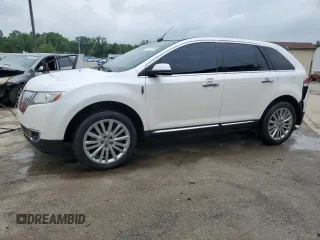 2013 Lincoln MKX z VIN 2LMDJ8JK2DBL05761, wystawiony jako Copart lot #57972945 z przebiegiem 134 315 mil mil oraz Nie do naprawy • Non repairable. Historia ofert i sprzedaży dostępna na DreamBid. Obrazek 1.