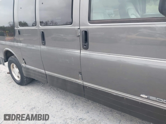 2000 Chevrolet Express Cargo Van w/YF7 with VIN 1GBFG15R1Y1113064, listed as a IAAI auction lot 41727851 with 344,670 mi miles. Bid and sale history available at carsss.com. Image 6.