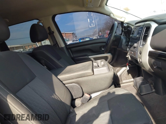 2017 Nissan Titan SV with VIN 1N6AA1EJ3HN538034, listed as a IAAI auction lot 41863785 with 204,198 mi miles and . Bid and sale history available at DreamBid. Image 5.