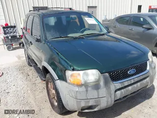 2001 Ford Escape XLT with VIN 1FMYU03141KB92083, listed as a IAAI auction lot 41840250 with 221,444 mi miles. Bid and sale history available at carsss.com. Image 6.