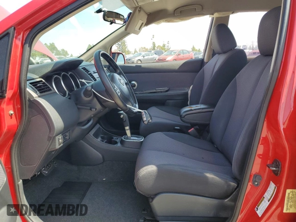 2007 Nissan Versa SL z VIN 3N1BC13E17L423098, wystawiony jako Copart lot #54123235 z przebiegiem 101 217 mil mil oraz Szkoda całkowita • Salvage title. Historia ofert i sprzedaży dostępna na DreamBid. Obrazek 7.