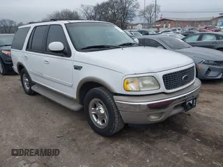 2002 Ford Expedition Eddie Bauer z VIN 1FMRU17W52LA17160, wystawiony jako IAAI lot #41483296 z przebiegiem 238 141 mil mil oraz . Historia ofert i sprzedaży dostępna na DreamBid. Obrazek 1.