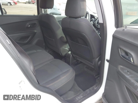 2020 Chevrolet Trax LS with VIN 3GNCJKSB3LL327950, listed as a IAAI auction lot 41827458 with 14,824 mi miles. Bid and sale history available at carsss.com. Image 8.