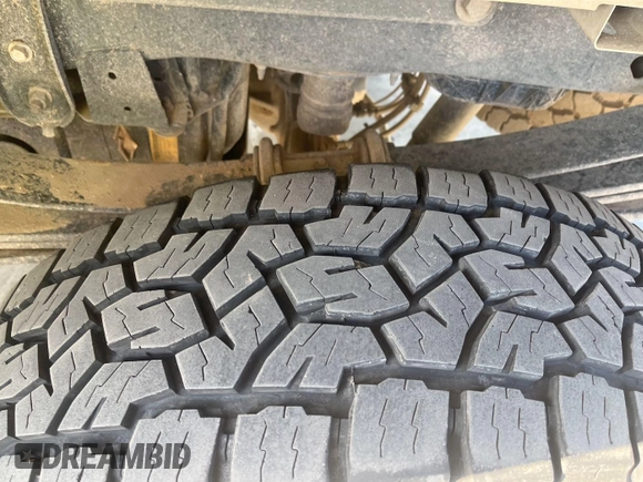 2019 Ford F-250 XL z VIN 1FT7W2BTXKED46997, wystawiony jako IAAI lot #42737714 z przebiegiem 124 075 mil mil oraz . Historia ofert i sprzedaży dostępna na DreamBid. Obrazek 11.