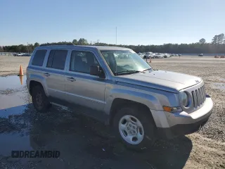 2016 Jeep Patriot Sport with VIN 1C4NJPBA5GD732418, listed as a Copart auction lot 45577185 with 203,575 mi miles and Clean Title. Bid and sale history available at carsss.com. Image 4.