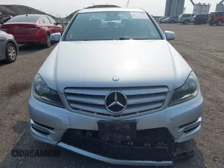 2013 Mercedes-Benz C 300 Sport с VIN WDDGF8AB5DR283434, выставлен на аукционе IAAI как лот 42375781 с пробегом 87 364 миль миль и . История ставок и продаж доступна на DreamBid. Изображение 6.