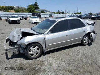 1998 Honda Accord EX z VIN 1HGCG6670WA026599, wystawiony jako Copart lot #59719555 z przebiegiem Nie podano mil oraz Szkoda całkowita • Salvage title. Historia ofert i sprzedaży dostępna na DreamBid. Obrazek 1.