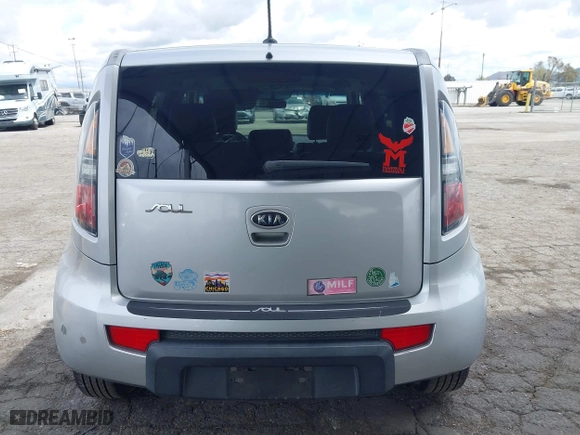 2011 Kia Soul + with VIN KNDJT2A22B7706579, listed as a IAAI auction lot 41921442 with 162,383 mi miles. Bid and sale history available at carsss.com. Image 16.