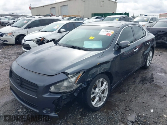 2013 Nissan Maxima SV z VIN 1N4AA5AP7DC814845, wystawiony jako IAAI lot #41758456 z przebiegiem 139 556 mil mil oraz . Historia ofert i sprzedaży dostępna na DreamBid. Obrazek 17.