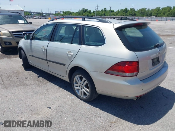 2011 Volkswagen Jetta TDI z VIN 3VWPL7AJ0BM605185, wystawiony jako IAAI lot #42278608 z przebiegiem 129 479 mil mil oraz . Historia ofert i sprzedaży dostępna na DreamBid. Obrazek 3.