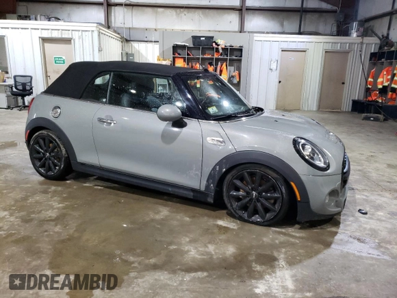 2019 MINI Convertible Cooper S с VIN WMWWG9C52K3E40384, выставлен на аукционе Copart как лот 86541954 с пробегом 81 384 миль миль и Списание • Salvage title. История ставок и продаж доступна на DreamBid. Изображение 4.