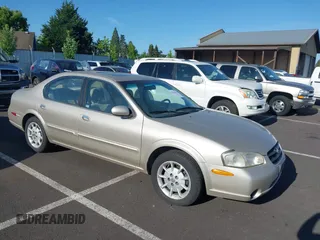 2000 Nissan Maxima GXE z VIN JN1CA31D7YT708126, wystawiony jako IAAI lot #42214446 z przebiegiem 236 232 mil mil oraz . Historia ofert i sprzedaży dostępna na DreamBid. Obrazek 1.